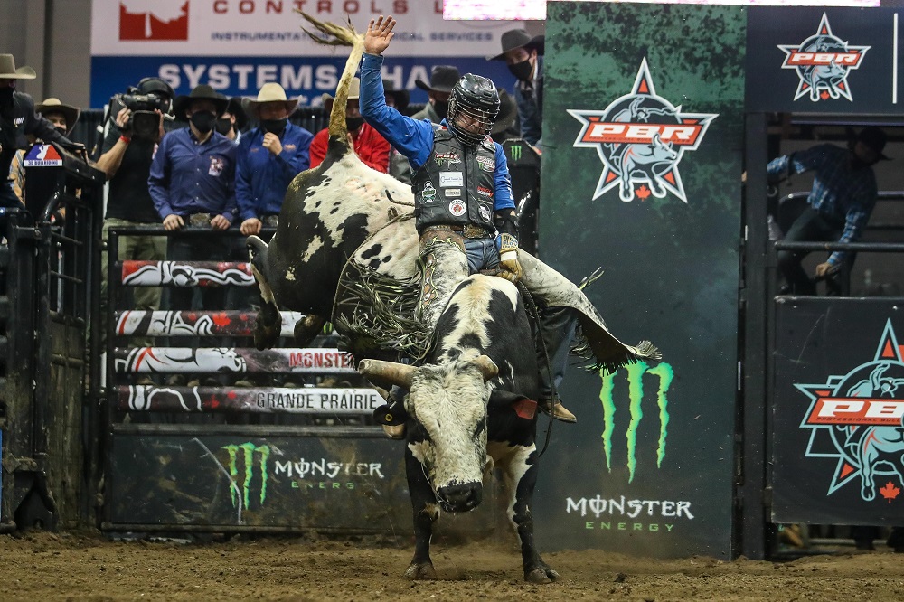 Dakota Buttar Crowned 2020 PBR Canada Champion | Country 600 CJWW